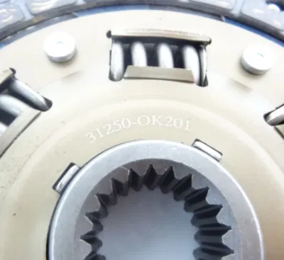 Auto Parts Clutch Disc for Toyota Hilux Vigo Kun25 31250-0K201