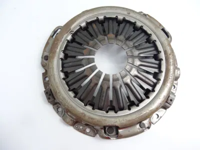 Auto Parts Clutch Cover for Navara Yd25 D40 2012 30210-Eb70A