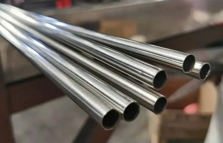 Seamless Steel Metal Pipes with Thin and Thick Walls, a Large Number of Spot Seamless Steel Pipes Are Arbitrarily Cut and