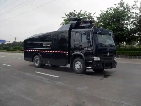 HOWO 6X4 Anti-Riot Vehicle 6X6 Anti-Riot Truck Explosion-Proof Waterwheel