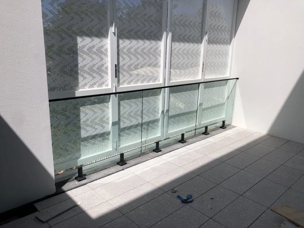 Glass Pool Fencing System Tempered Clear Toughend Glass and Hardware
