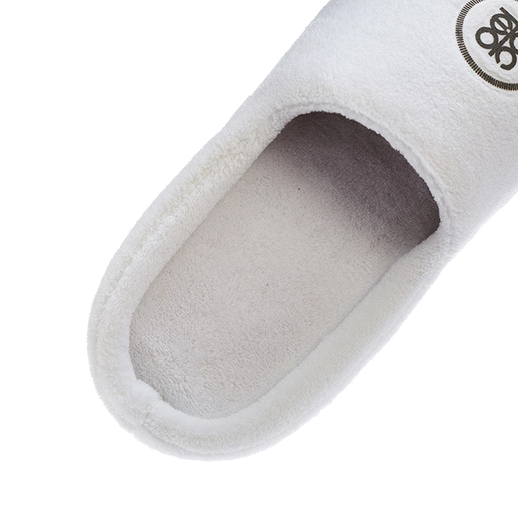 Custom Logo Reusable White Coral Fleece Anti Slip Sole Hotel Bathroom SPA House Disposable Slippers for Guests