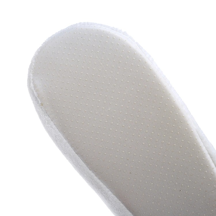 Custom Logo Reusable White Coral Fleece Anti Slip Sole Hotel Bathroom SPA House Disposable Slippers for Guests